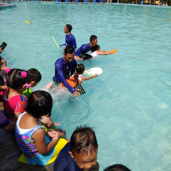 KEGIATAN BERENANG